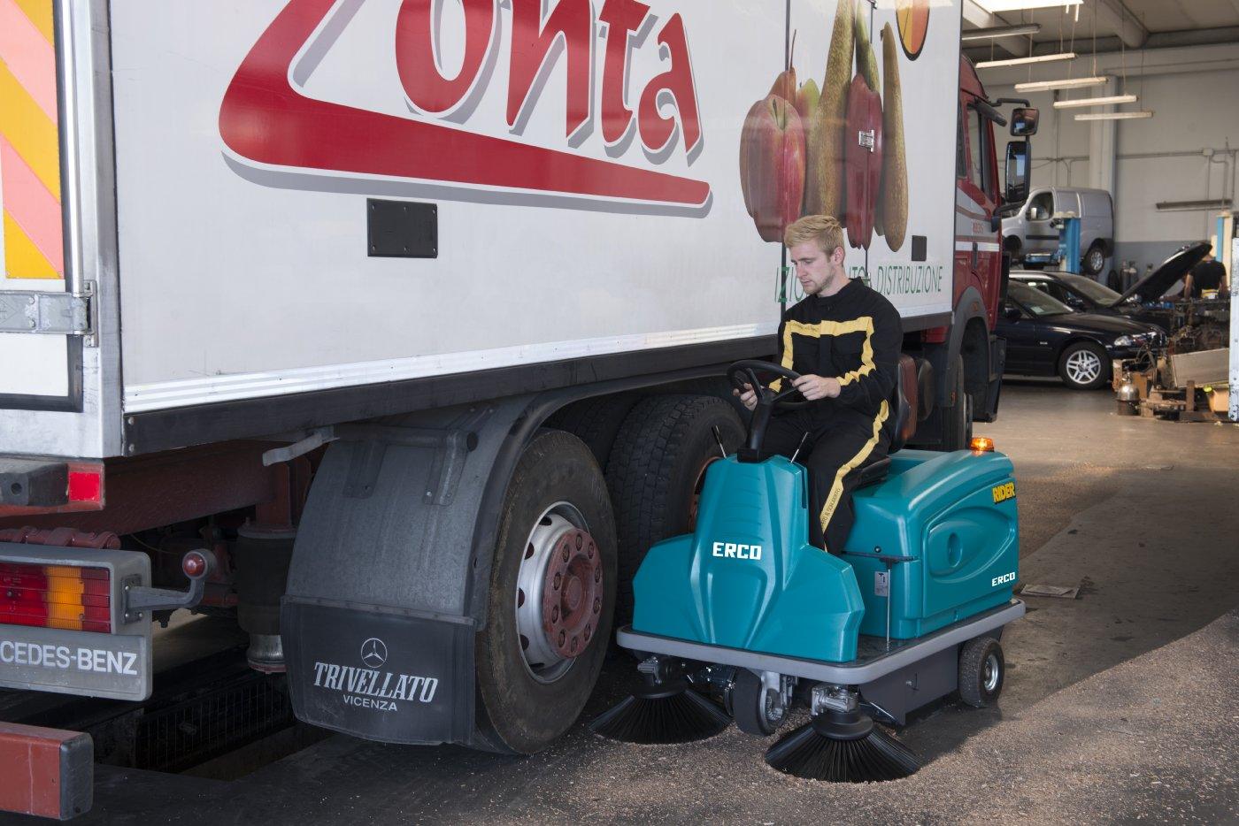 ERCO Akku-Aufsitzkehrmaschine "RIDER" ER-AKM-1201ES - Image 3