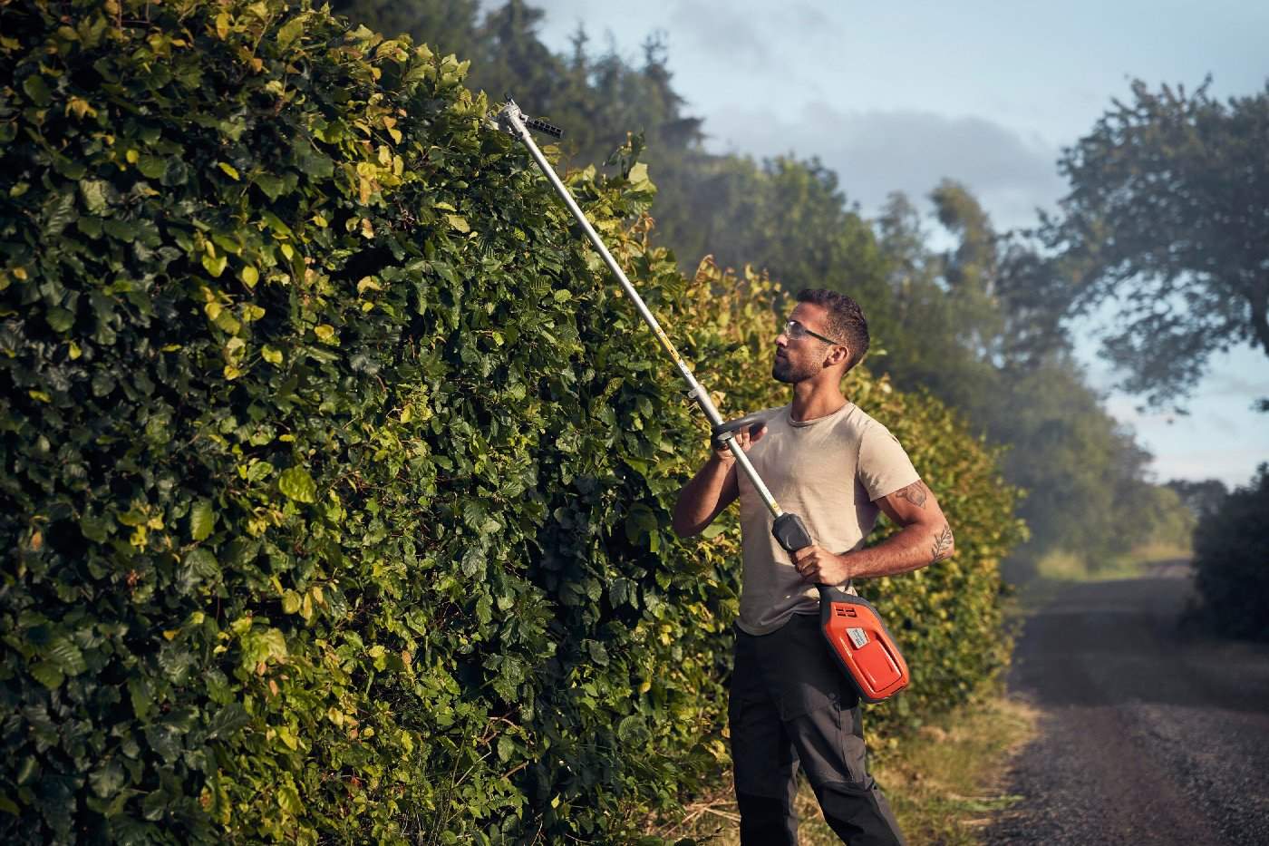 Husqvarna Akku-Trimmer 325iL ohne Akku und Ladegerät - Image 4