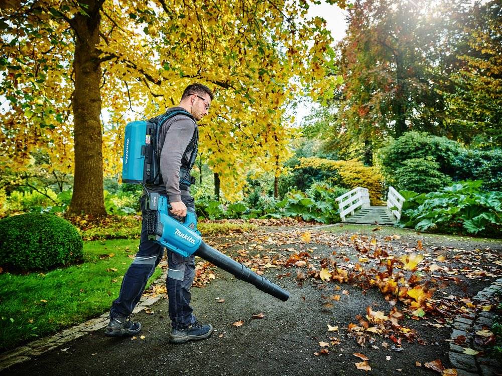 Makita Akku-Laubbläser DUB184RF mit 3,0 Ah Akku & Ladegerät - Image 4