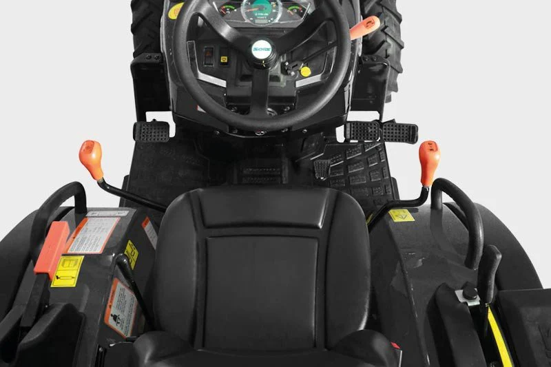 Solis Kompakttraktor 26 Panther in Schwarz mit Seitenschaltung Grundmaschine ohne Bereifung - Image 2