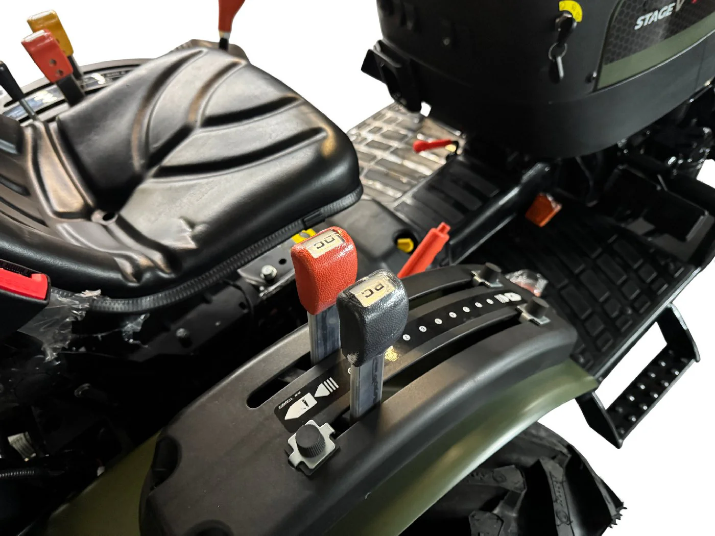 Startrac Allrad-Kleintraktor 22 Nato-Grün mit Ackerstollenbereifung - Image 7