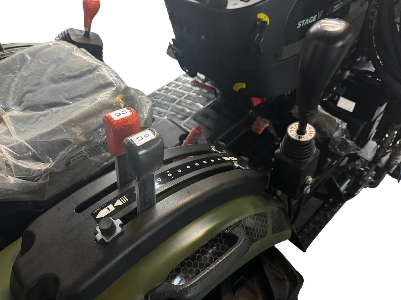 Startrac Allrad-Kleintraktor 26 mit Radialbereifung + Frontlader inklusive Schaufel - Image 8